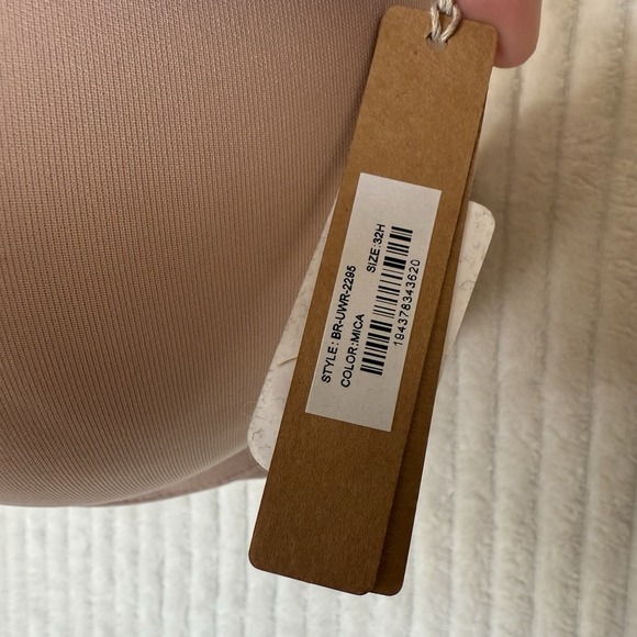 Skims Fits Everybody Push Up Bra In Mica Size 32H NWT - Picture 4 of 7